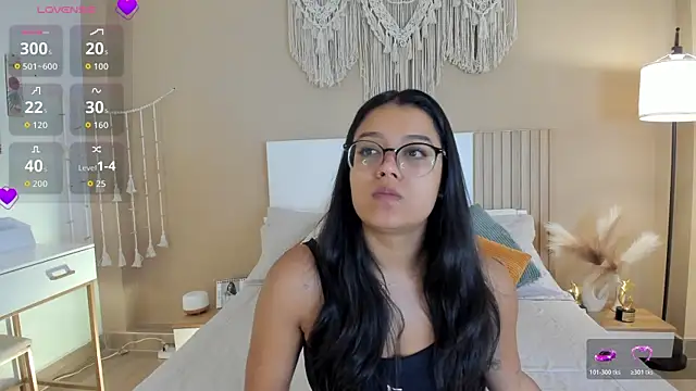 Camila Bustamante online show from July 23, 1:41 pm
