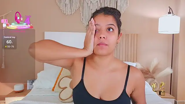Camila Bustamante online show from July 9, 2:08 pm