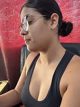 Camila Bustamante online show from July 16, 2:54 pm