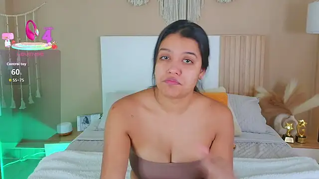 Camila Bustamante online show from July 10, 2:17 pm