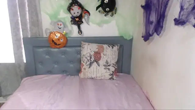 sarah aguilar online show from November 2, 7:28 pm