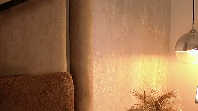 scarlethlux online show from June 29, 5:58 am