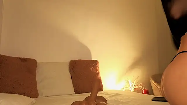 scarlethlux online show from July 29, 5:40 am