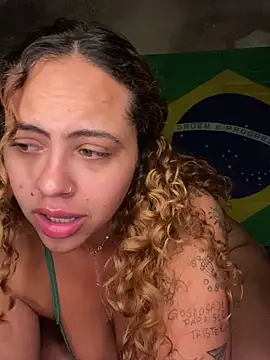 Chloe Leaozinho online show from June 20, 1:53 am