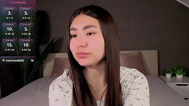 Megan Williamms online show from October 3, 1:11 am