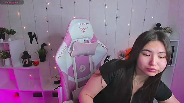 Megan Williamms online show from October 29, 12:48 am