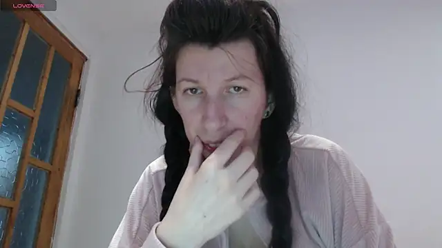 RosieHayes online show from March 24, 11:15 am