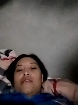 Snapshot of Maipm18 chatting on October 8, 5:23 am Maipm18 online show from October 8, 5:23 am