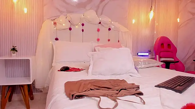 luna hot ass online show from September 12, 10:39 pm