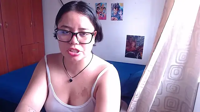 Snapshot of saenz_eymi chatting on October 7, 4:55 pm saenz eymi online show from October 7, 4:55 pm