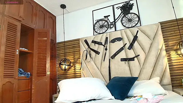 Cinthiabaker online show from November 8, 1:38 pm