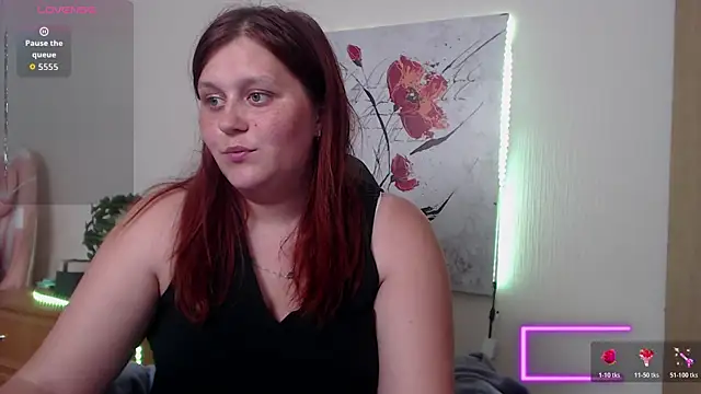 Alisawoods  online show from July 14, 12:21 pm