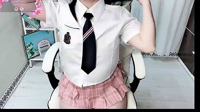 phuongnhi  online show from July 20, 12:29 pm