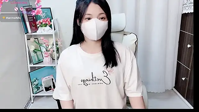 phuongnhi  online show from June 28, 12:34 pm