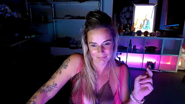 Mrs-Aurora online show from October 3, 8:36 pm