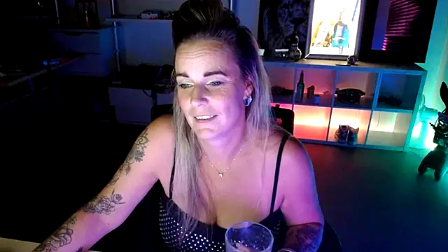 Mrs-Aurora online show from October 16, 9:17 pm