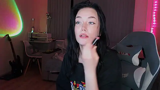 cutefrendlyuser online show from May 2, 10:24 pm