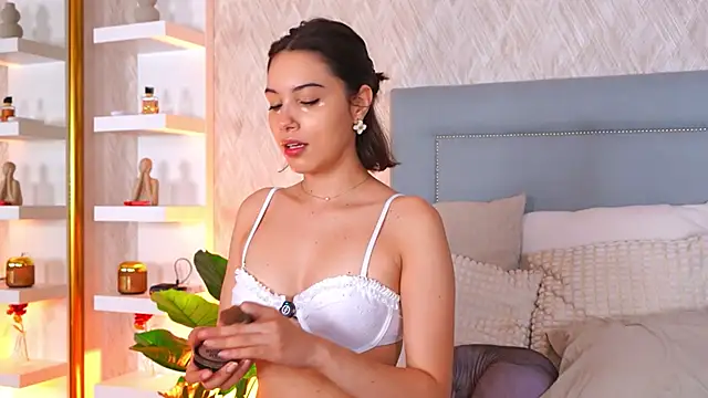 Sofy Bradd online show from June 2, 5:41 am