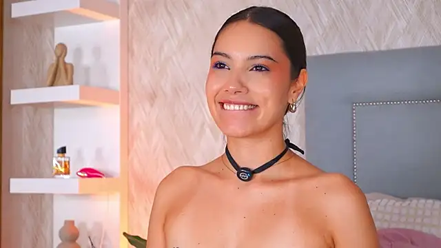 Sofy Bradd online show from July 13, 8:26 am