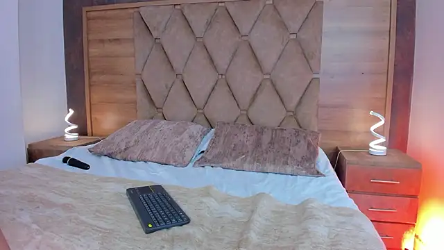 EimyAndMaxi online show from March 17, 10:14 pm