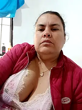 yaneth  online show from October 27, 1:50 pm