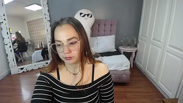 Tammy parker  online show from September 19, 4:55 am