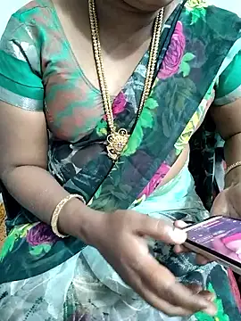 Snapshot of lolida69thamil chatting on September 11, 6:14 am lolida69thamil online show from September 11, 6:14 am