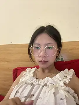 Snapshot of Lil-Gi chatting on September 23, 2:15 pm Lil-Gi online show from September 23, 2:15 pm