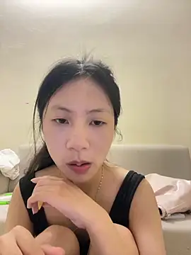 Snapshot of Lil-Gi chatting on October 4, 4:44 pm Lil-Gi online show from October 4, 4:44 pm