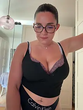 chloedlm5 online show from June 18, 8:59 am