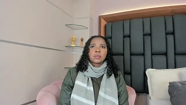 Snapshot of LisaMendez chatting on September 24, 3:38 am LisaMendez online show from September 24, 3:38 am