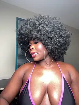 WomanNextdoor1 online show from May 2, 4:05 am