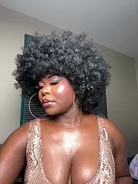 WomanNextdoor1 online show from April 23, 12:29 pm