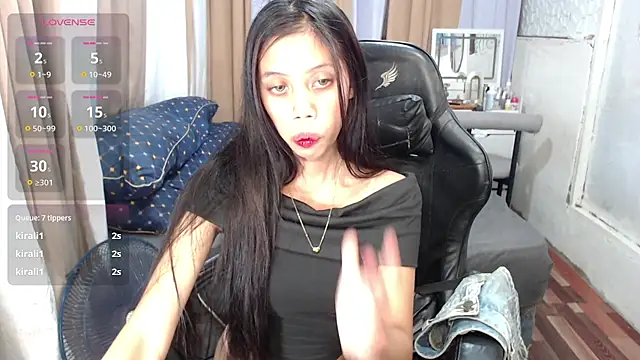 kourtneyluv  online show from July 6, 5:13 am
