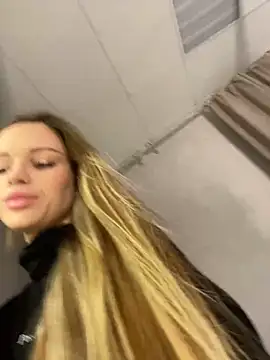 MarilynNova online show from December 21, 4:17 am