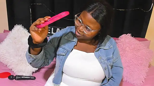 AmazingDarkDoll online show from March 18, 5:51 pm