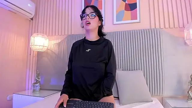 Little vel online show from December 17, 9:08 pm