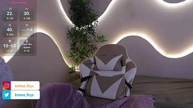 Emma and Issac online show from November 24, 4:47 am