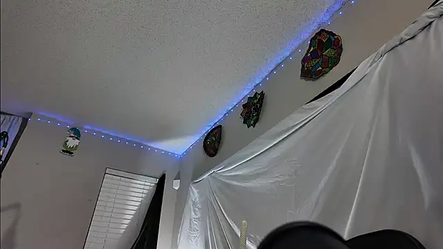 Triggerhappycj100 online show from April 17, 9:44 am