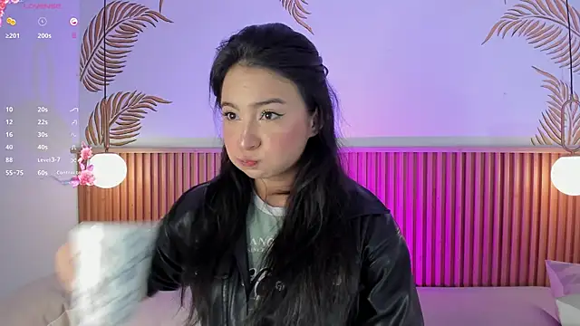 Valleriie  online show from March 19, 4:00 pm