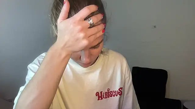 sweetceeme online show from August 3, 1:53 am