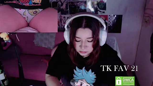 Pink girl0n online show from April 30, 8:57 pm