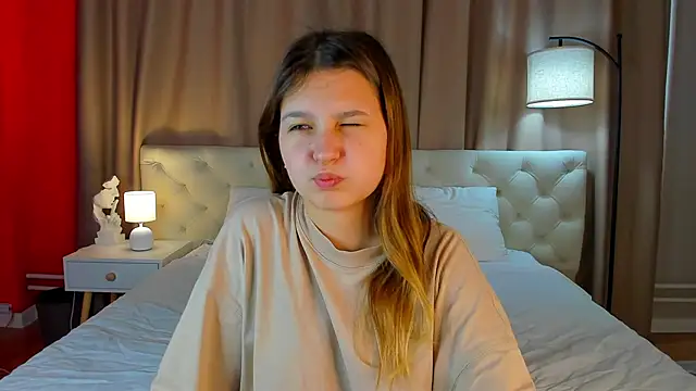 Snapshot of Elle_Ellise chatting on September 21, 8:02 am Elle Ellise online show from September 21, 8:02 am
