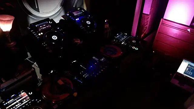 TransFionaLuv online show from March 10, 6:50 am