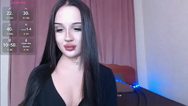 Snapshot of kari_meow chatting on October 14, 7:27 pm kari meow online show from October 14, 7:27 pm