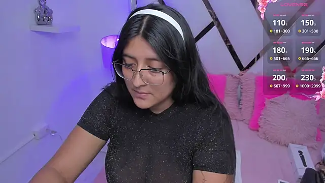 megann  up online show from November 8, 3:33 am