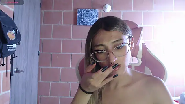 Andrea camilaaa online show from September 27, 5:20 pm