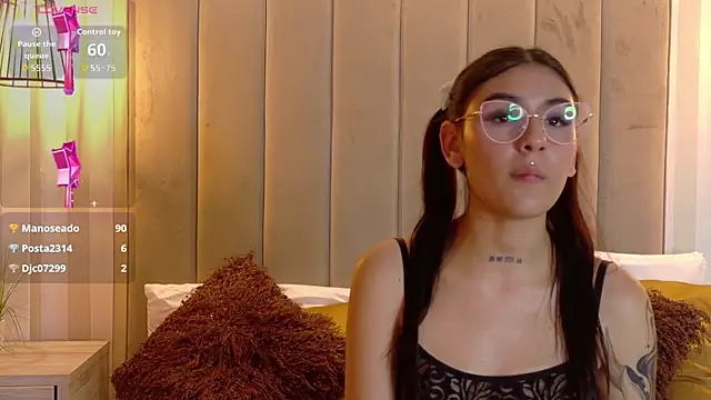 Snapshot of VioletBlaze chatting on September 25, 4:22 am VioletBlaze online show from September 25, 4:22 am