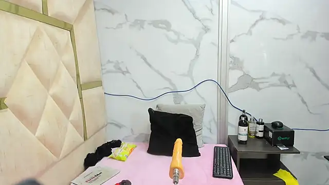 Allisonts69 online show from October 2, 6:07 am