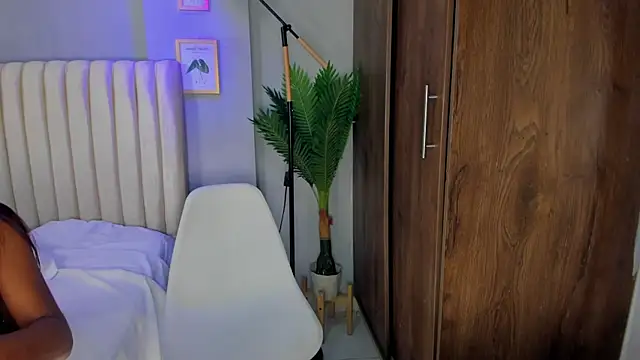 khate smith online show from April 30, 5:40 pm